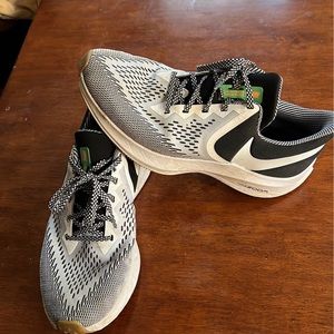 Nike running shoes size 10.5